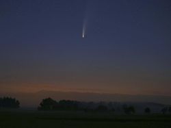 Potret Komet Neowise yang Bisa Dilihat dengan Mata Telanjang