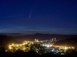 Potret Komet Neowise yang Bisa Dilihat dengan Mata Telanjang