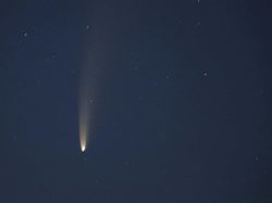 Potret Komet Neowise yang Bisa Dilihat dengan Mata Telanjang