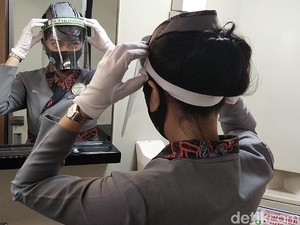 Apa Bedanya Pramugari Kereta Api dan Pesawat?