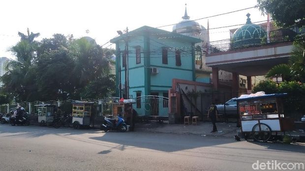 Suasana di Jalan Amir Hamzah pukul 08.30 WIB.