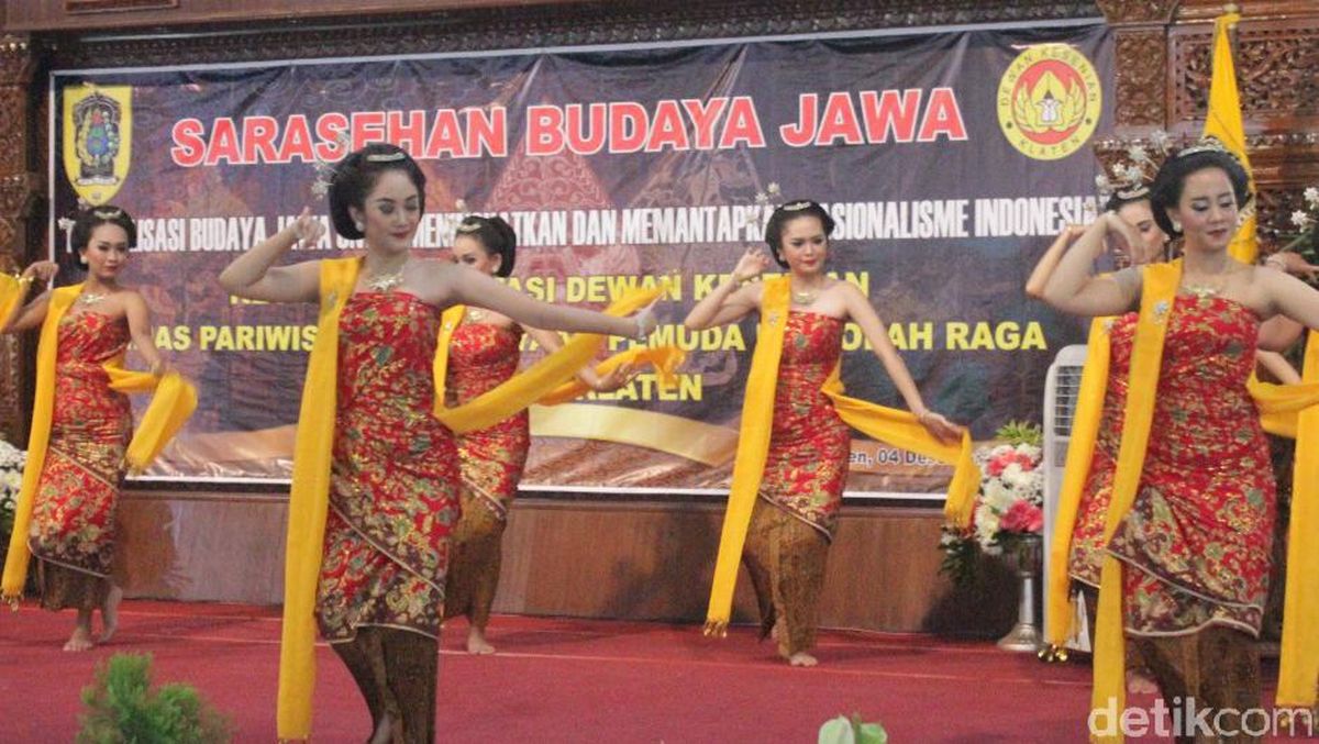 Properti Yang Digunakan Pada Tari Prawiroguno Adalah