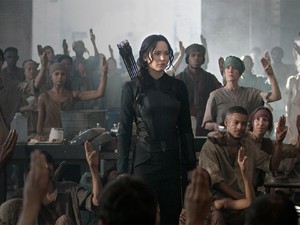 Sinopsis The Hunger Games: Mockingjay Part 1