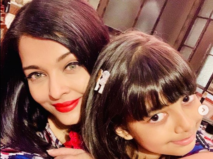 Aishwarya Rai dan putrinya Aaradhya Bachchan
