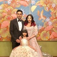 Aishwarya Rai dan putra Amitabh Bachchan, Abishek Bachchan, menikah pada 20 April 2007. Keduanya saling jatuh cinta setelah membintangi film Dhoom 2. Foto: Dok. Instagram Aishwarya Rai