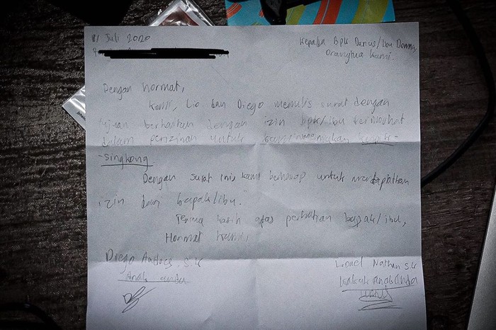 Anak-anak Darius dan Donna Agnesia tulis surat izin makan keripik singkong