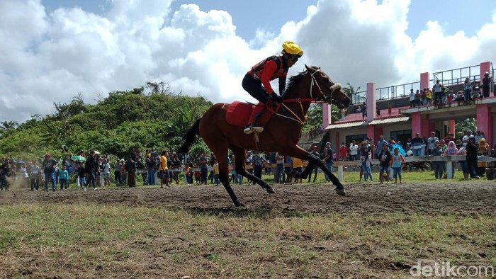 Arena Pacuan Kuda Legok Jawa, Pangandaran, Jabar
