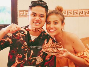 Awkarin Jatuh Cinta dengan Kuliner Jogja, Mangut Lele sampai Sate Klatak
