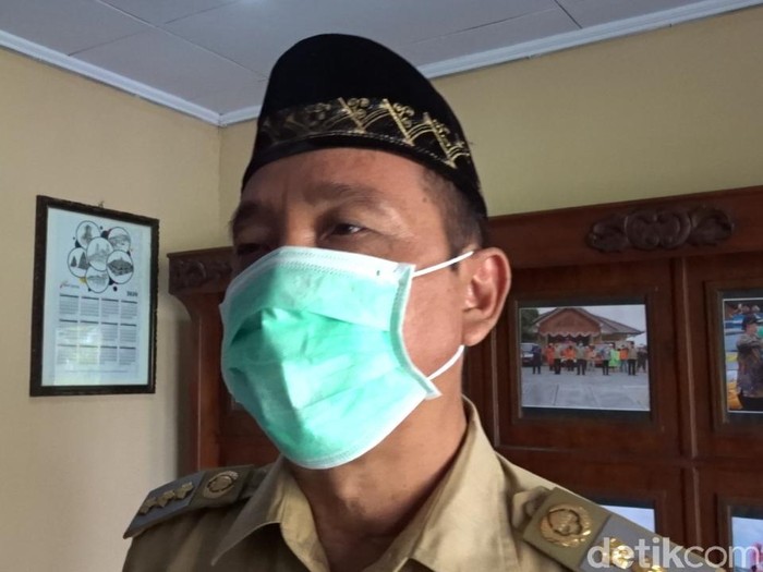 Bupati Rembang Abdul Hafidz bicara soal zona merah Corona, Senin (13/7/2020).