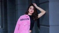 Hana Hanifah bisa bernapas lega karena berhasil keluar dari tuduhan perselingkuhan itu. Foto: Instagram @hanaaaast