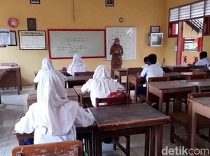 Waspada Abu Vulkanik, Pelajar Sukabumi Wajib Pakai Masker