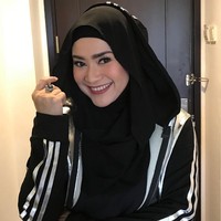 Pedangdut senior Ikke Nurjanah juga memiliki nama asli yang berbeda dari nama panggungnya. Nama asli Ikke ialah Hartini Erpi Nurjanah. Foto: instagram