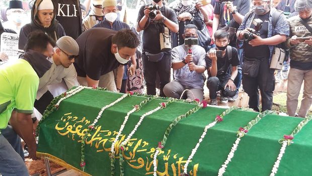 pemakanan ayah ivan gunawan