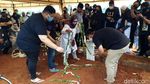Ayah Ivan Gunawan Meninggal Dunia, Ini Suasana Pemakamannya