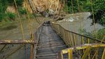Jembatan Gantung di Gorontalo Ambruk Akibat Abrasi