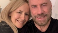 Ini foto kebersamaan mereka yang pernah diunggah John Travolta seraya menuliskan kalimat cinta untuk Kelly. Dok. Instagram/johntravolta