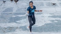Siti Nurlaela adalah peraih emas Kejuaran Nasional nomor epee beregu putri dan perunggu pada Malaysia Open.