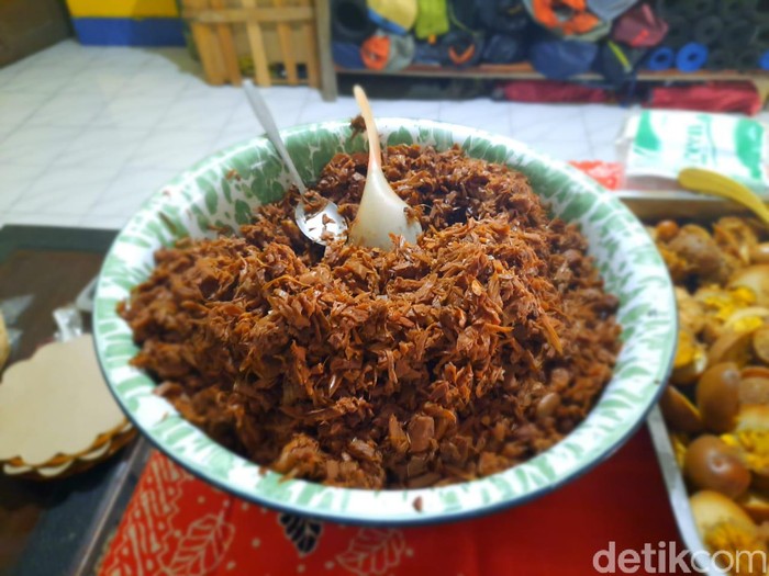 Sajian Gudeg Terakhir dari Mbah Lindu