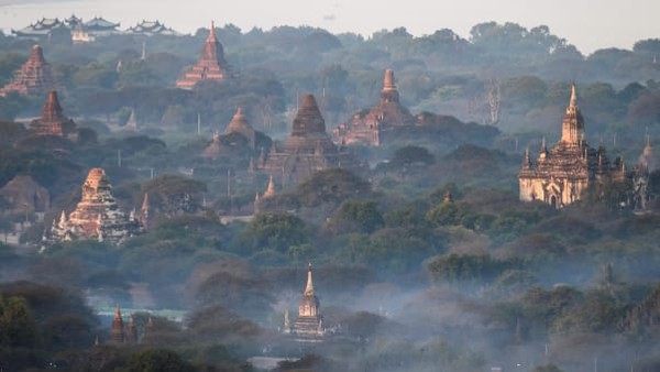 Untuk negara-negara seperti Kamboja, di mana pariwisata menyumbang sekitar 30% dari PDB, efeknya sangat terasa. Asia-Pasifik diperkirakan kehilangan USD 34,6 miliar atau Rp 491 triliun karena pandemi ini, kata Asosiasi Perjalanan Asia Pasifik (PATA). Untuk negara-negara seperti Kamboja, di mana pariwisata menyumbang sekitar 30% dari PDB, efeknya sangat terasa. Asia-Pasifik diperkirakan kehilangan USD 34,6 miliar atau Rp 491 triliun karena pandemi ini, kata Asosiasi Perjalanan Asia Pasifik (PATA).