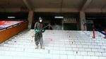 Jelang Dibuka, Pasar Pramuka Disemprot Disinfektan