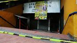 Jelang Dibuka, Pasar Pramuka Disemprot Disinfektan