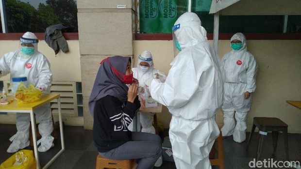 Pegawai Yogya Bogor Junction Jalani Swab Test