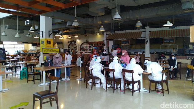 Pegawai Yogya Bogor Junction Jalani Swab Test