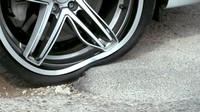 Michelin memilih untuk bekerjasama dengan Maxion Wheels bukan tanpa alasan. Maxion telah memproduksi pelek dan berbagai peralatan yang terbuat dari alumunium sudah cukup lama. Bahkan Maxion juga ikut mengembangkan berbagai perlengkapan militer hingga 100 tahun lebih. Foto: Pool (Youtube/Michelin/autoevolution)