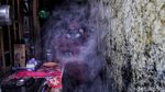 Penyemprotan Disinfektan di Pemukiman Padat Penduduk