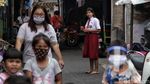 Penyemprotan Disinfektan di Pemukiman Padat Penduduk