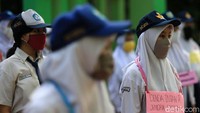 Sebanyak 432 siswa-siswi baru belajar di SMA Negeri 2 Kota Bekasi.