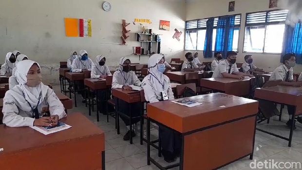 Suasana simulasi KBM di SMPN 2 Brebes