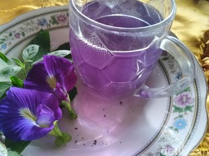 Warna-warni Cantik Teh Telang Racikan Petani Blitar