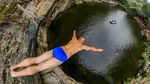 Yuk, Ikutan Uji Nyali Lompat Air Terjun 17 Meter di Kosovo