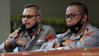 Petugas yang mengetahui hal itu lalu melarikan tersangka ke RS Polri. FAC sempat dirawat selama 3 hari di RS Polri dan dinyatakan meninggal dunia pada Minggu (12/7) malam.