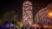 5. Bangunan ini merupakan salah satu menara yang tertinggi di Istanbul. Selain indah, menara yang berlokasi 3,5 km dari Hagia Sophia ini pun menyimpan ribuan sejarah. Chris McGrath/Getty Images  