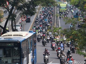 Pro-Kontra Wacana Ganjil-Genap Motor di DKI