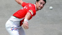 The fronton terbesar terletak di kota Bilbao, yang disebut Bizkaia Frontoia. Itu dibuka di 2011 dan memegang sekitar 3,000 penonton.