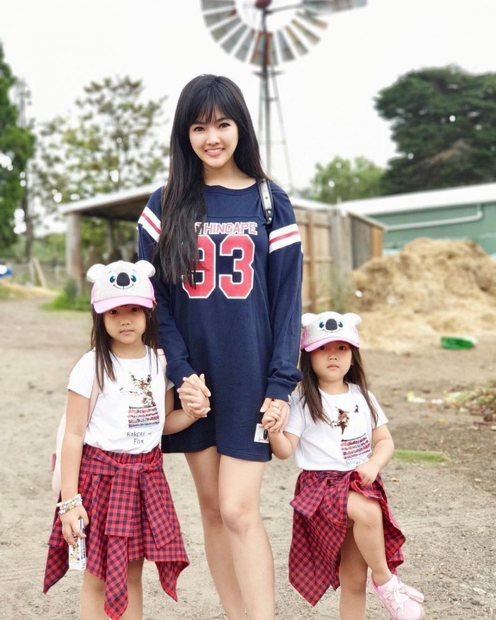 Astrid Ellena Astrid Ellena
