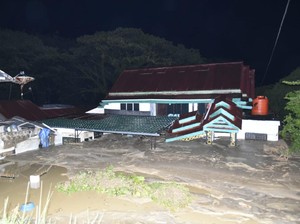 Video Mencekam Banjir Bandang di Luwu Utara