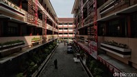 Mereka juga diajak mengeliling beragam fasilitas yang ada di sekolah tersebut.