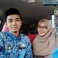 Ayu mengatakan saat itu teman-teman sekelasnya sudah mengetahui kalau dia mengidolakan Jamal. Dia kerap jadi bahan ledekan teman-temannya ketika Jamal datang ke kelasnya. Jamal sendiri adalah guru pelajaran TIK (Teknologi Informasi dan Komunikasi), namun tidak pernah mengajar di kelasnya. Foto: Dok. Pribadi Ayu