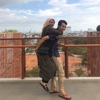 Hingga kini Ayu masih melanjutkan studinya di Universitas Negeri Makassar. Dia merupakan mahasiswi semester 8 Fakultas Seni dan Desain Jurusan Seni Pertunjukan Prodi Pendidikan Seni Drama Tari dan Musik. Sedangkan Jamal kini mengajar di salah satu SMP Negeri di Belawa, Sulawesi Selatan. Foto: Dok. Pribadi Ayu