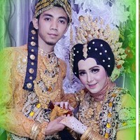 Meski sudah dekat, Ayu dan Jamal baru menjalin asmara setelah kelulusan SMA. Hubungan yang berawal dari kisah Guruku Idolaku itu semakin serius saat Ayu kuliah. Dan keduanya kemudian menikah pada 6 Juli 2018 di kediaman Ayu di Wajo, Sulawesi Selatan. Foto: Dok. Pribadi Ayu