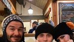 Brooklyn Beckham Jago Masak dan Doyan Sushi, Ini Buktinya