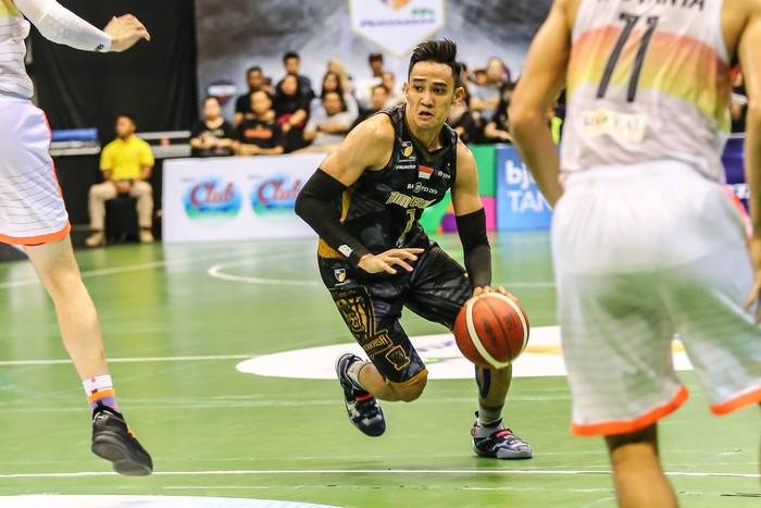 Pemain Bima Perkasa, Dimas Tarigan, di IBL 2020.
