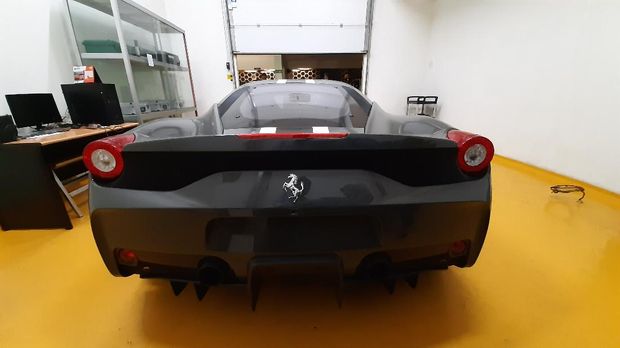 Ferrari Selundupan yang Disita Negara Dilelang Rp 10 Miliar