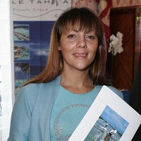 Oleh majalah Tatler, Hermine de Clermont-Tonnerre disebut sebagai putri kerajaan rock roll karena gaya hidupnya yang bebas. Sejak muda, Hermine suka mengendarai mobil dengan kecepatan kencang. Ia pun pecinta motor Harley Davidson.  Foto: Getty Images/Francois Durand