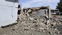 Seorang pelaku bom bunuh diri meledakkan sebuah bomnya di dalam mobil di dekat Direktorat Keamanan Nasional (NDS).