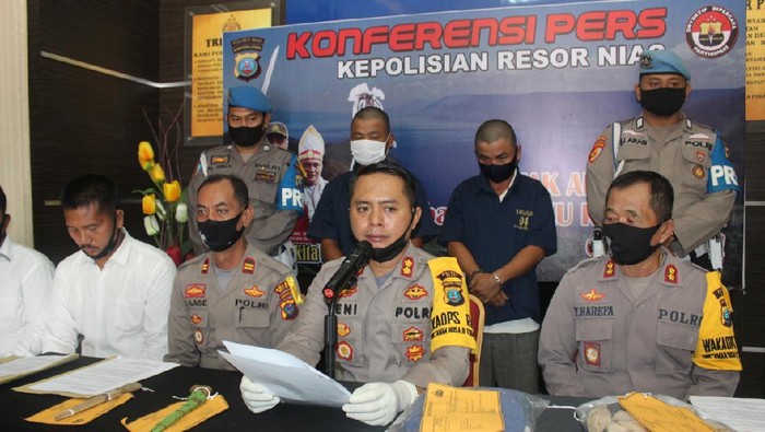Konferensi pers di Polres Nias (dok. Istimewa)